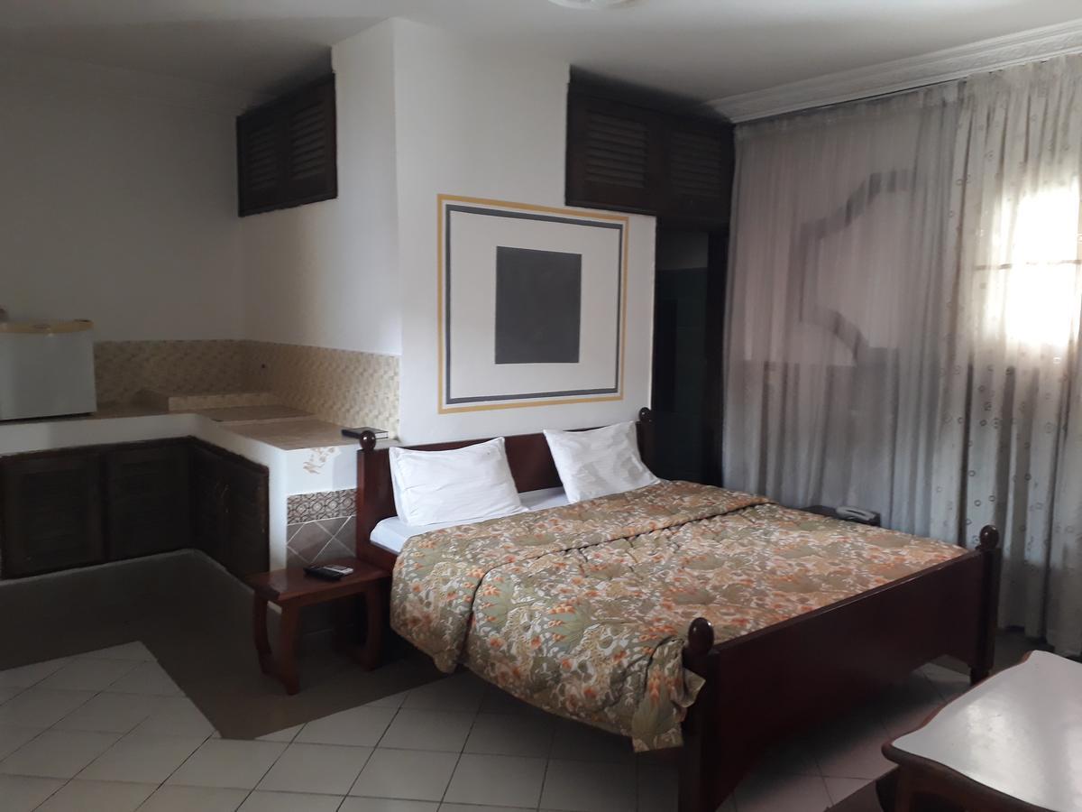 אבידג'אן Hotel Residence Seven 7 מראה חיצוני תמונה